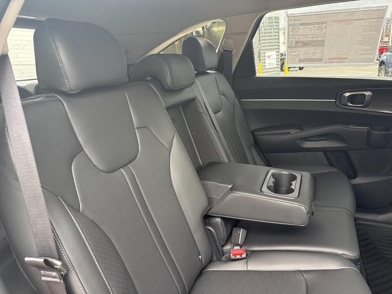 new 2025 Kia Sorento car, priced at $35,500