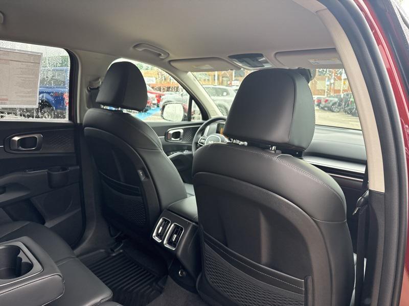 new 2025 Kia Sorento car, priced at $35,500