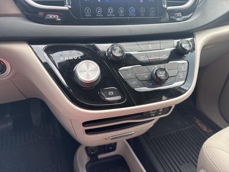 used 2017 Chrysler Pacifica car, priced at $12,282