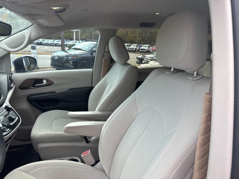 used 2017 Chrysler Pacifica car, priced at $12,282