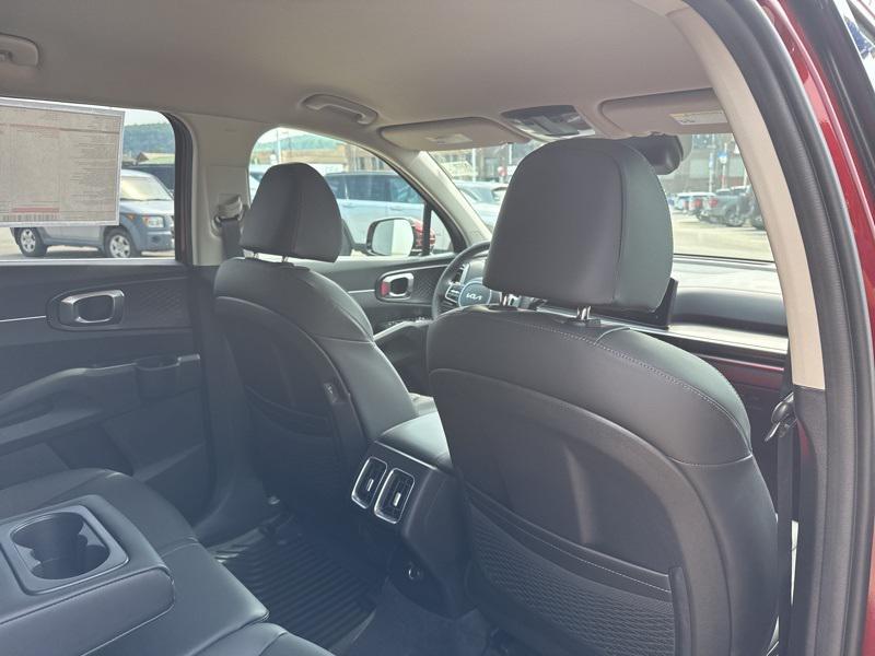 new 2025 Kia Sorento car, priced at $35,800