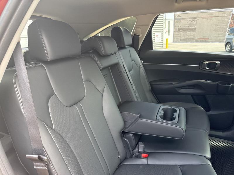 new 2025 Kia Sorento car, priced at $35,800