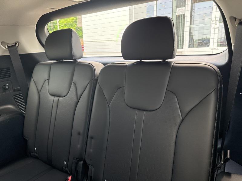 new 2025 Kia Sorento car, priced at $35,800