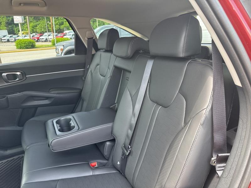 new 2025 Kia Sorento car, priced at $35,800