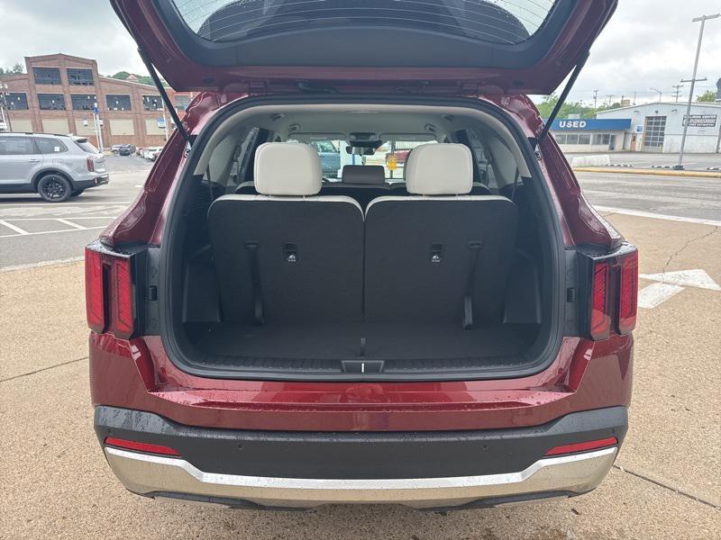new 2025 Kia Sorento car, priced at $35,827