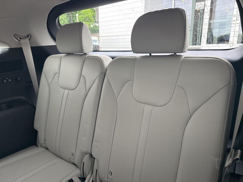 new 2025 Kia Sorento car, priced at $35,827