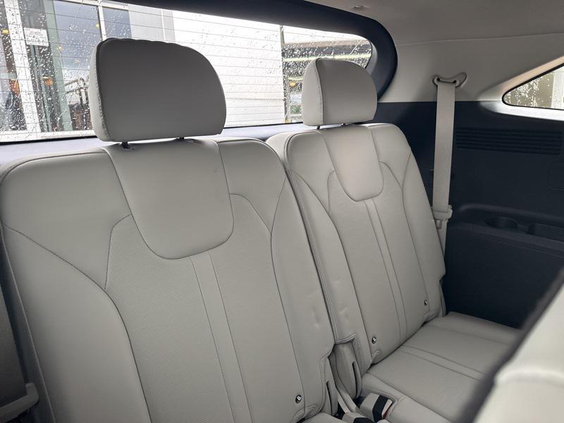 new 2025 Kia Sorento car, priced at $35,827