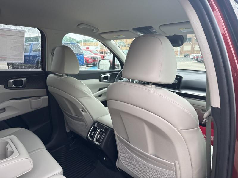new 2025 Kia Sorento car, priced at $35,827