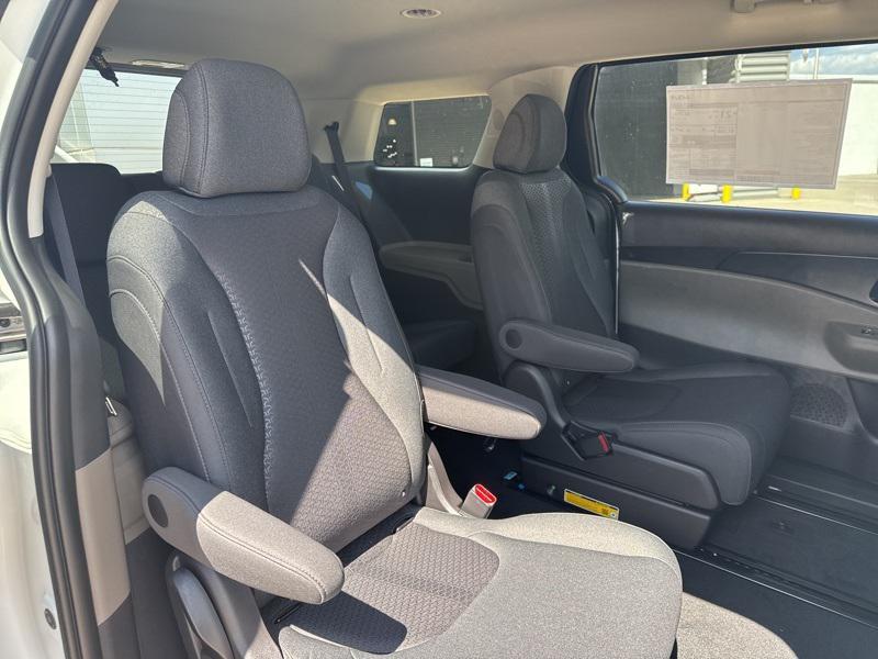 new 2026 Kia Carnival car, priced at $36,226