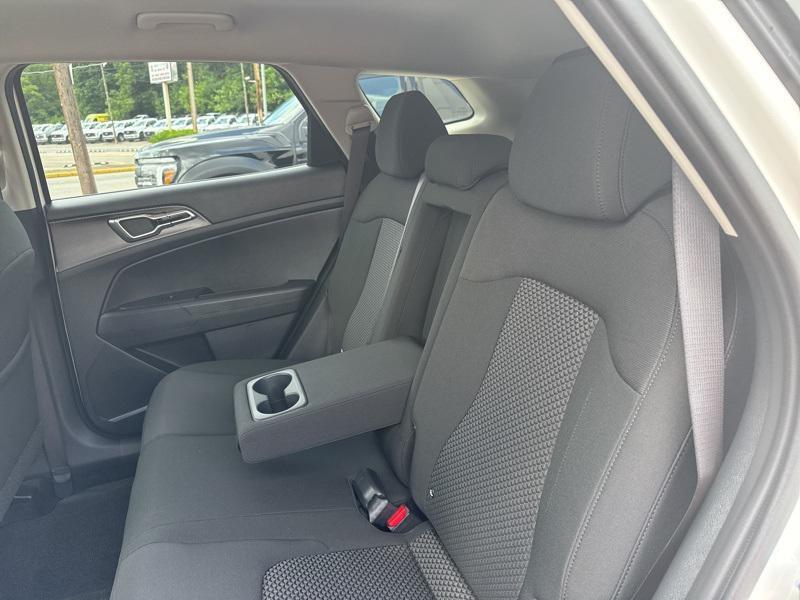 new 2025 Kia Sportage Hybrid car, priced at $29,427