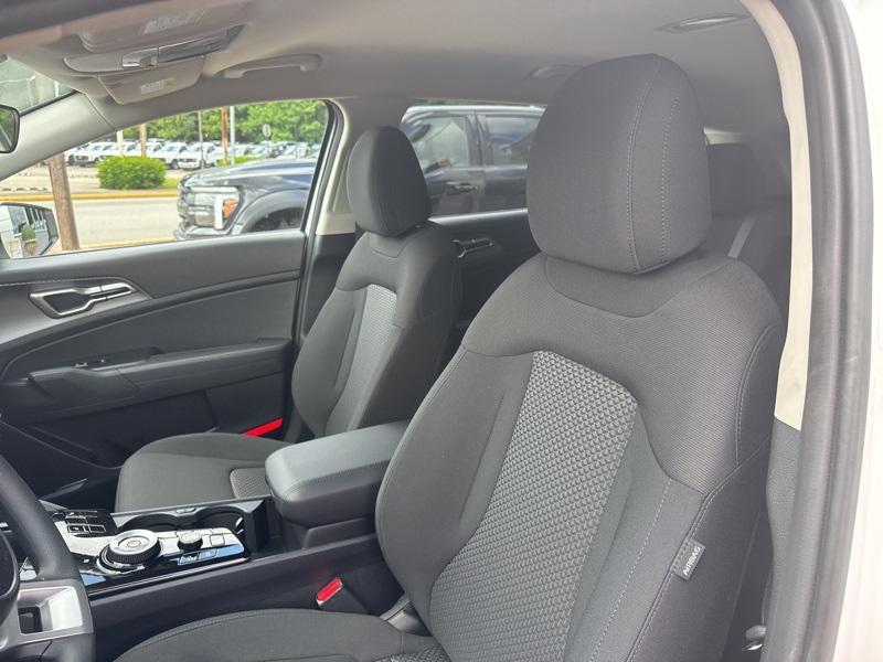 new 2025 Kia Sportage Hybrid car, priced at $29,427