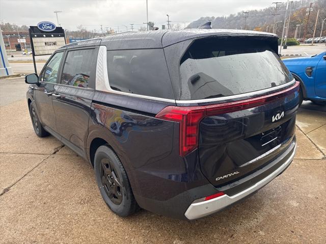 new 2025 Kia Carnival car, priced at $39,000