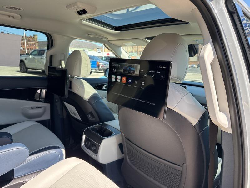new 2025 Kia Carnival car, priced at $53,000