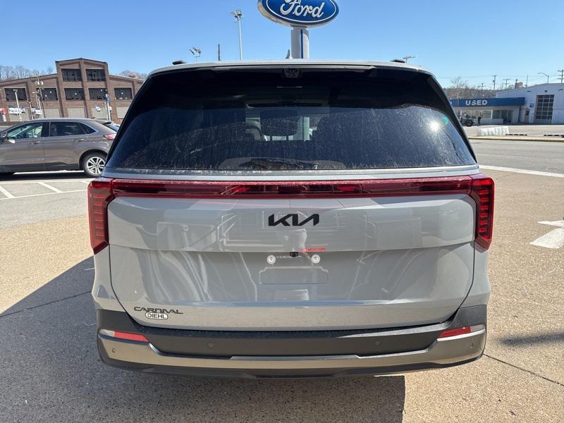 new 2025 Kia Carnival car, priced at $53,000