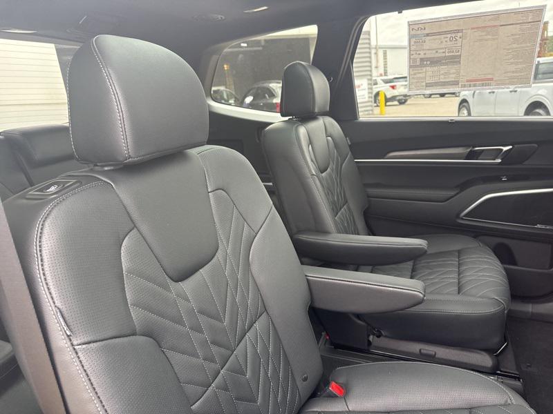 new 2025 Kia Telluride car, priced at $48,061