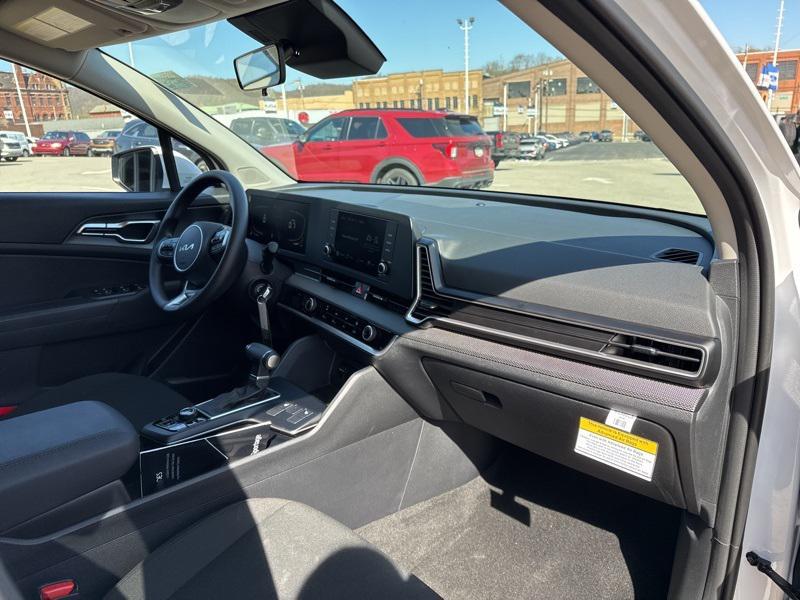 new 2025 Kia Sportage car, priced at $28,689