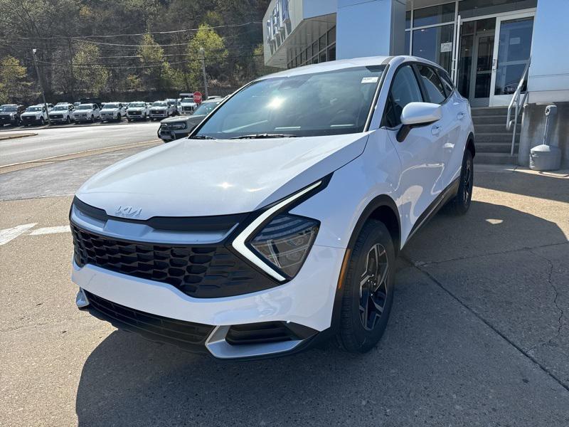 new 2025 Kia Sportage car, priced at $28,689
