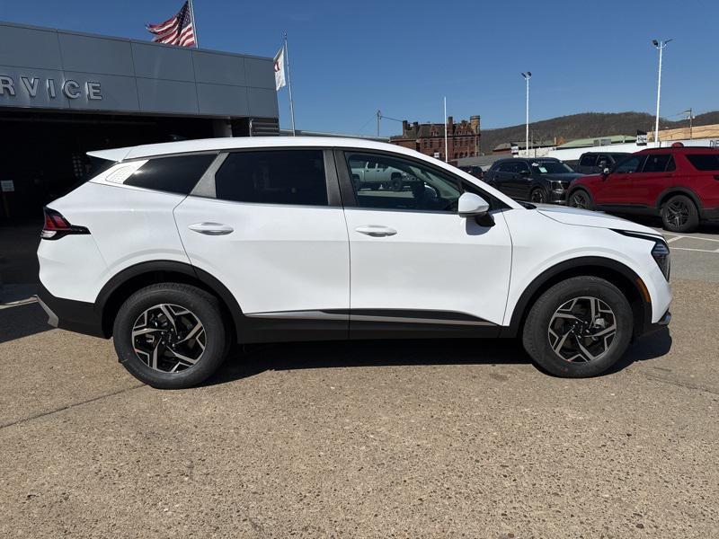 new 2025 Kia Sportage car, priced at $28,689