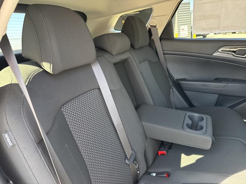 new 2025 Kia Sportage car, priced at $28,689