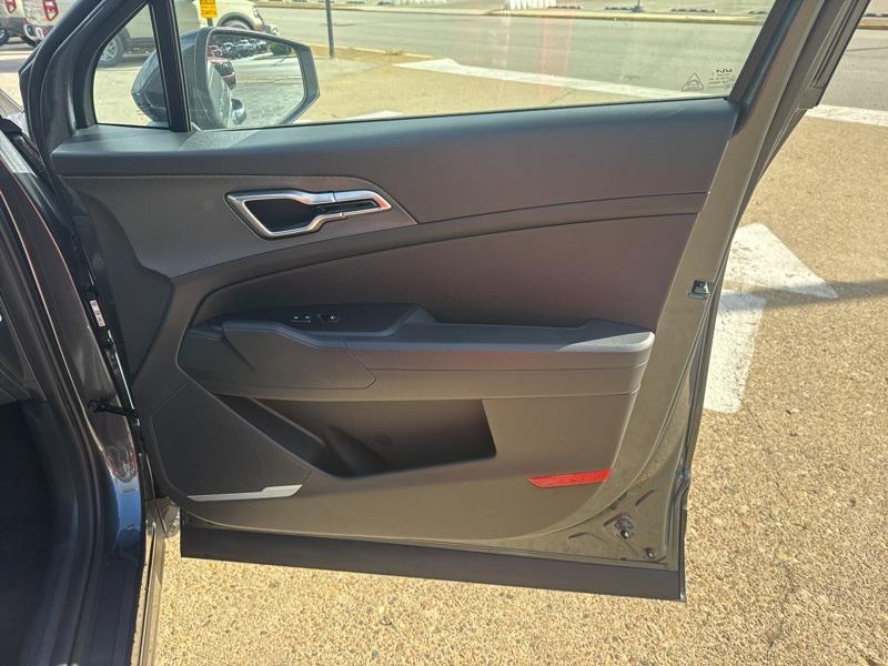 new 2025 Kia Sportage Hybrid car, priced at $29,177
