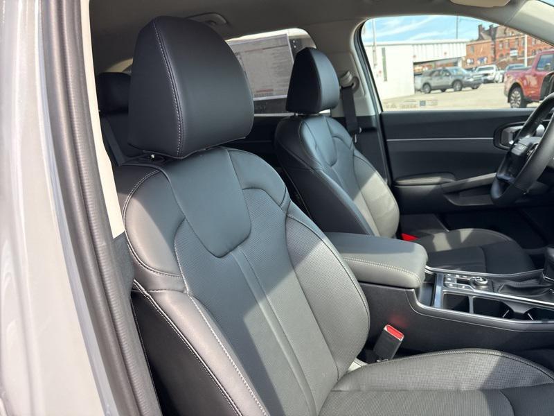 new 2026 Kia Sorento car, priced at $35,579