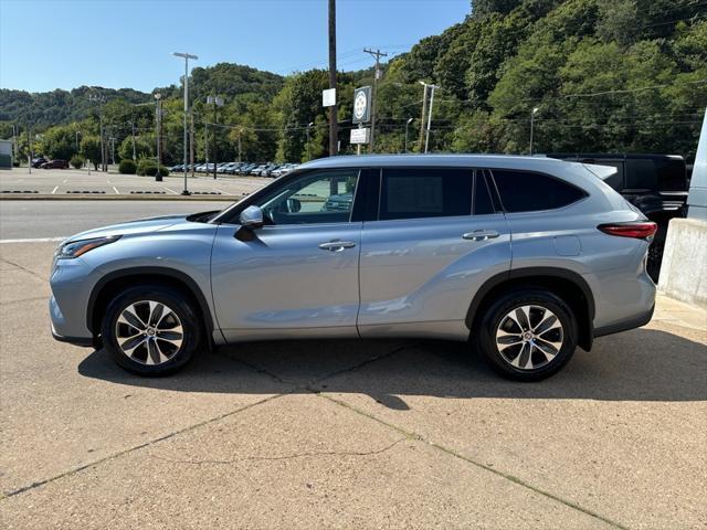 used 2021 Toyota Highlander car, priced at $31,216