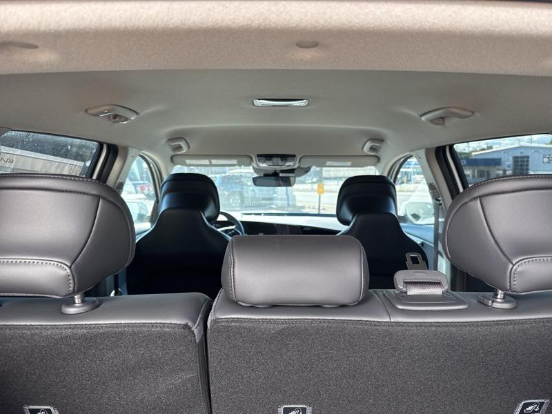 new 2025 Kia Niro Plug-In Hybrid car, priced at $32,600