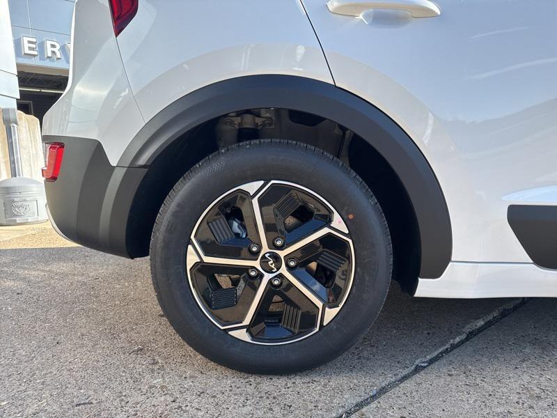 new 2025 Kia Niro Plug-In Hybrid car, priced at $32,600