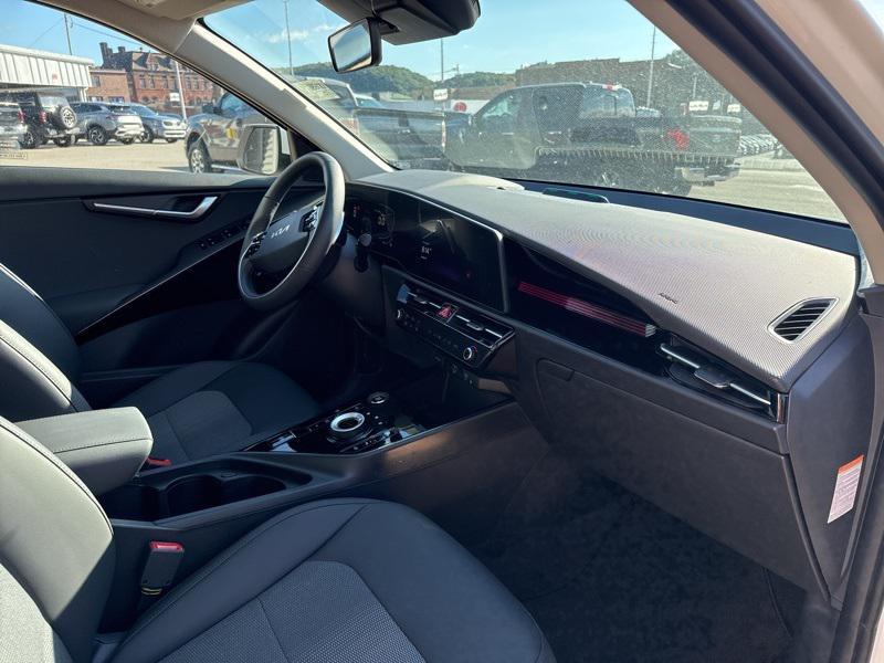 new 2025 Kia Niro Plug-In Hybrid car, priced at $32,600