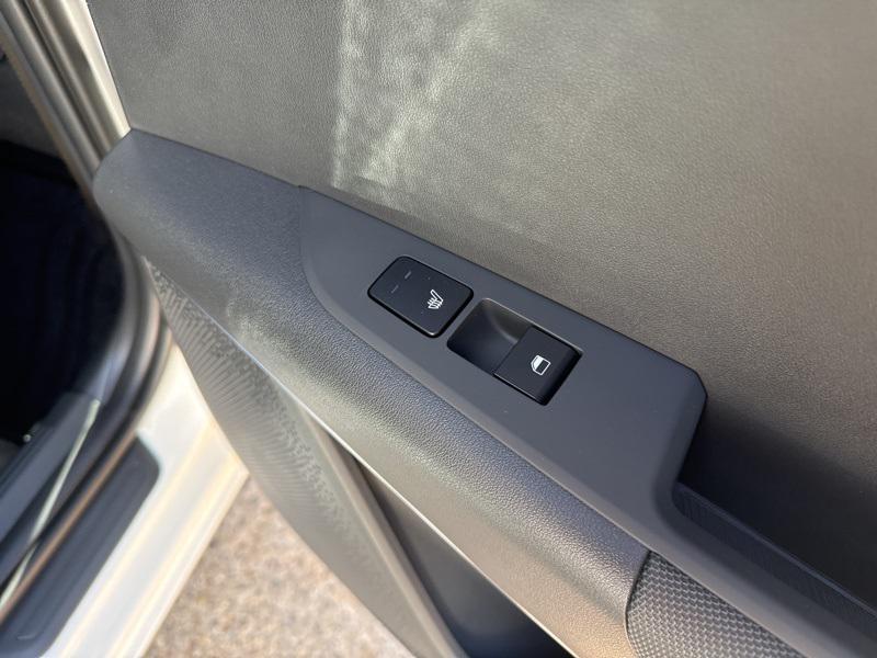 new 2025 Kia Niro Plug-In Hybrid car, priced at $32,600