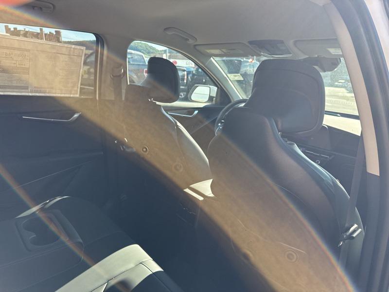 new 2025 Kia Niro Plug-In Hybrid car, priced at $32,600