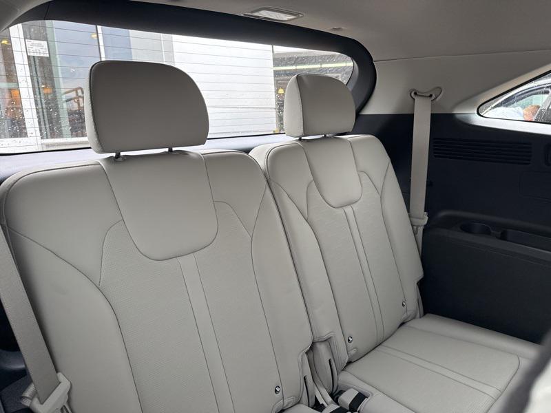 new 2025 Kia Sorento car, priced at $34,602
