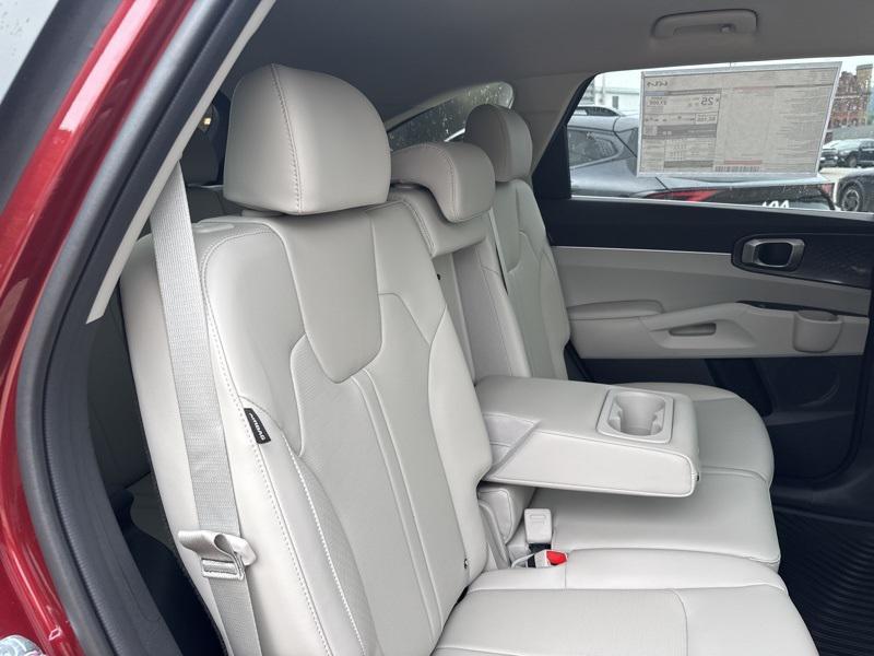 new 2025 Kia Sorento car, priced at $34,602