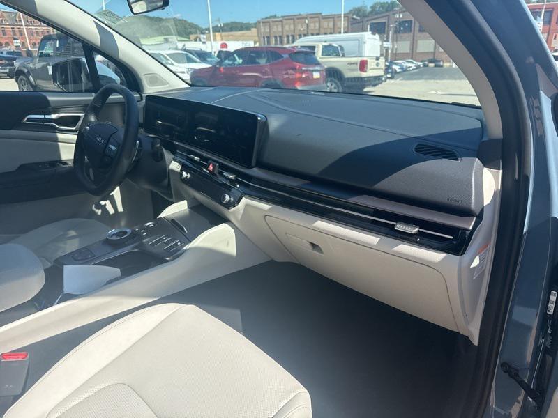 new 2026 Kia Sportage Hybrid car, priced at $33,186