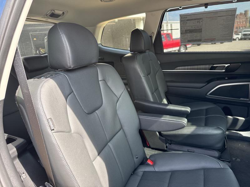 new 2025 Kia Telluride car, priced at $42,960