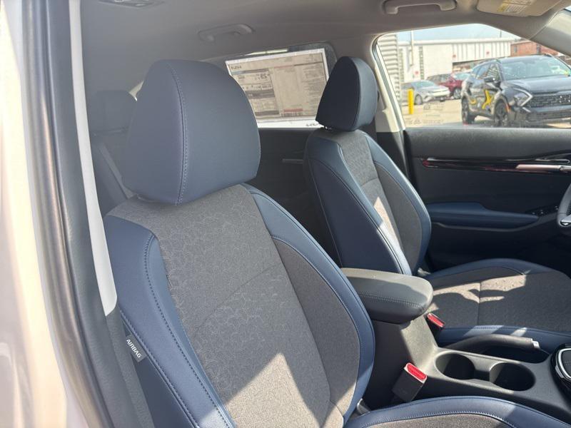 new 2025 Kia Seltos car, priced at $25,737
