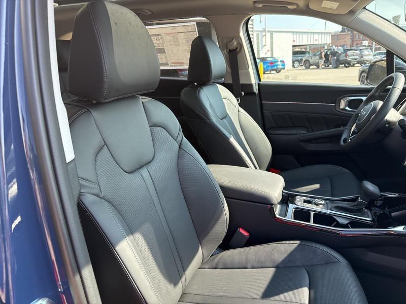 new 2025 Kia Sorento car, priced at $39,773
