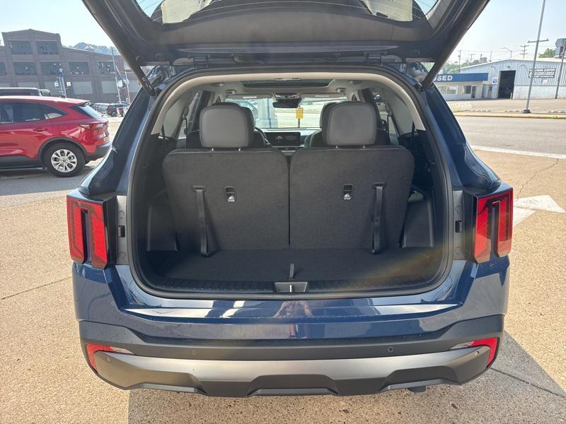 new 2025 Kia Sorento car, priced at $39,773