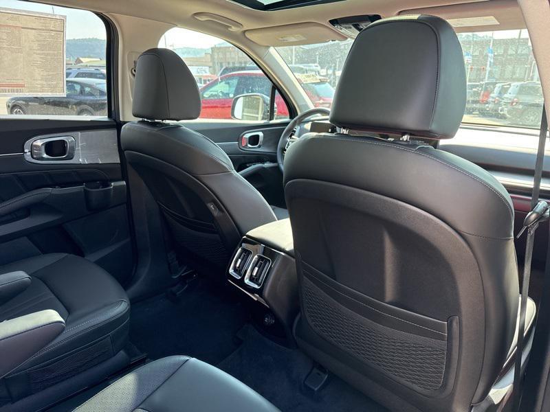 new 2025 Kia Sorento car, priced at $39,773