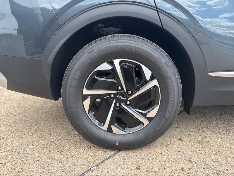 new 2025 Kia Sportage Hybrid car, priced at $29,427
