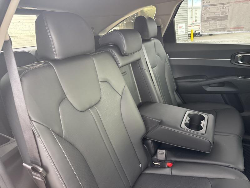 new 2025 Kia Sorento car, priced at $35,500