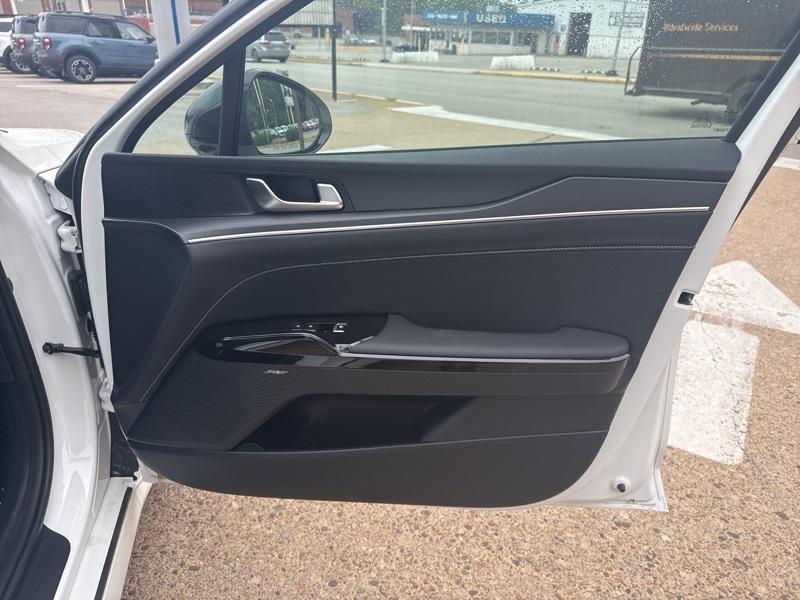 new 2025 Kia K5 car, priced at $29,693