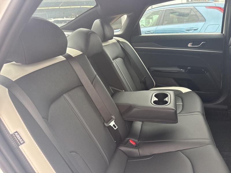 new 2025 Kia K5 car, priced at $29,693