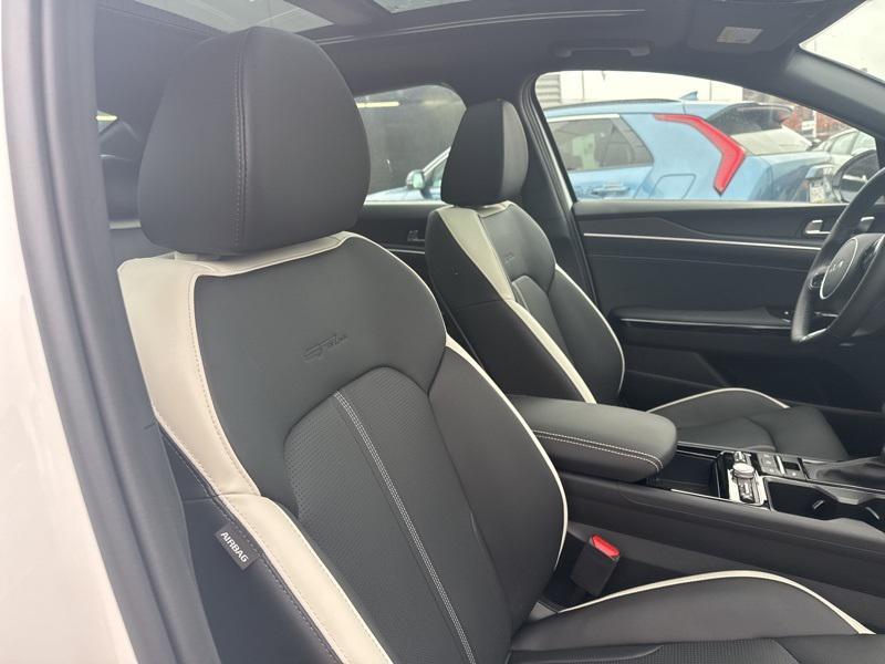 new 2025 Kia K5 car, priced at $29,693