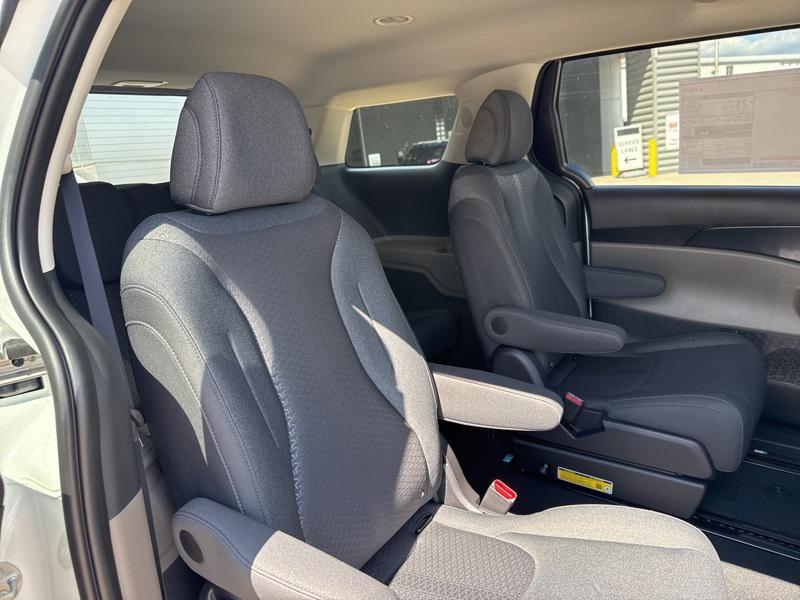 new 2026 Kia Carnival car, priced at $36,226