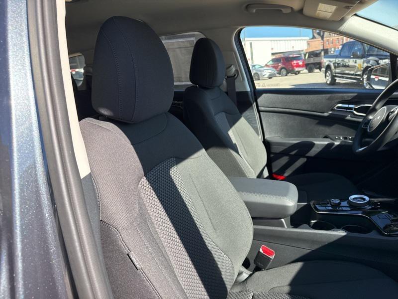 new 2025 Kia Sportage Hybrid car, priced at $29,196