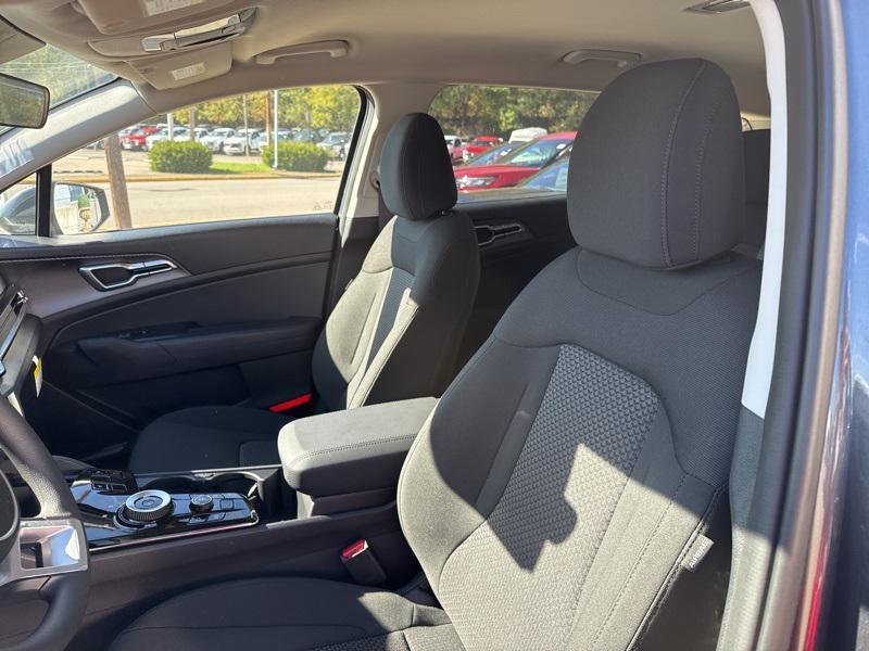 new 2025 Kia Sportage Hybrid car, priced at $29,196