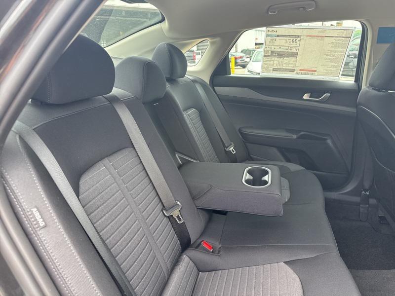 new 2025 Kia K5 car, priced at $25,500