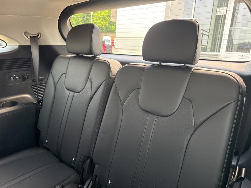 new 2025 Kia Sorento car, priced at $35,500