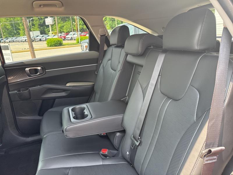 new 2025 Kia Sorento car, priced at $35,500